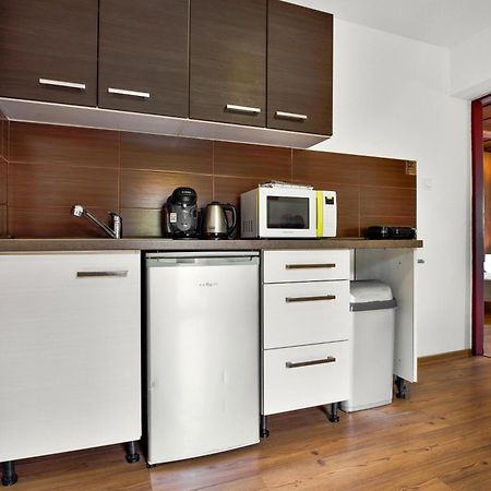 Apartman Ruzak Ruzova Buitenkant foto