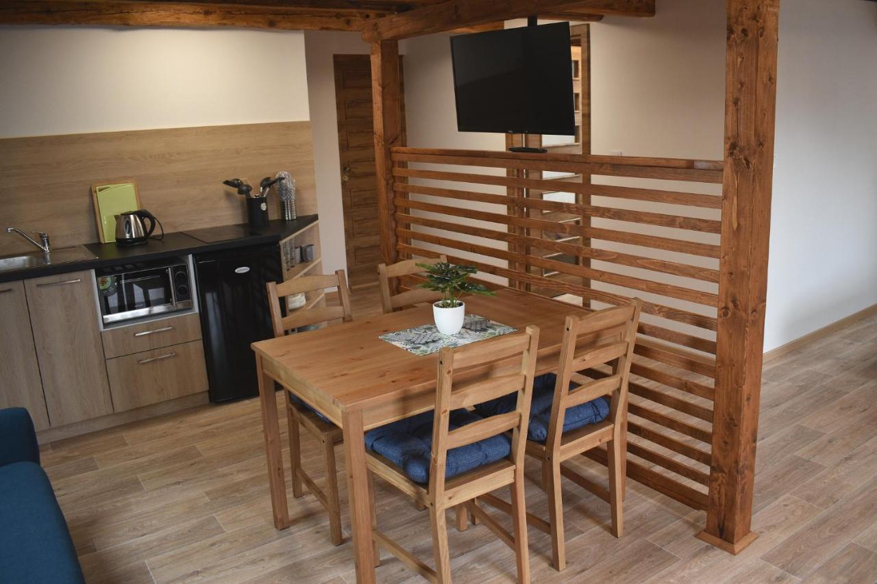 Apartman Ruzak Ruzova Buitenkant foto