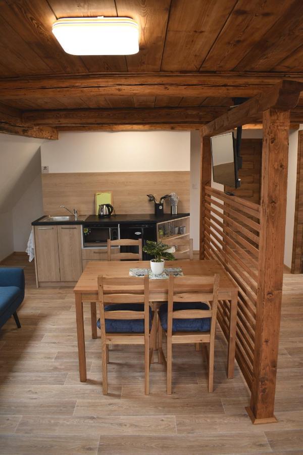 Apartman Ruzak Ruzova Buitenkant foto