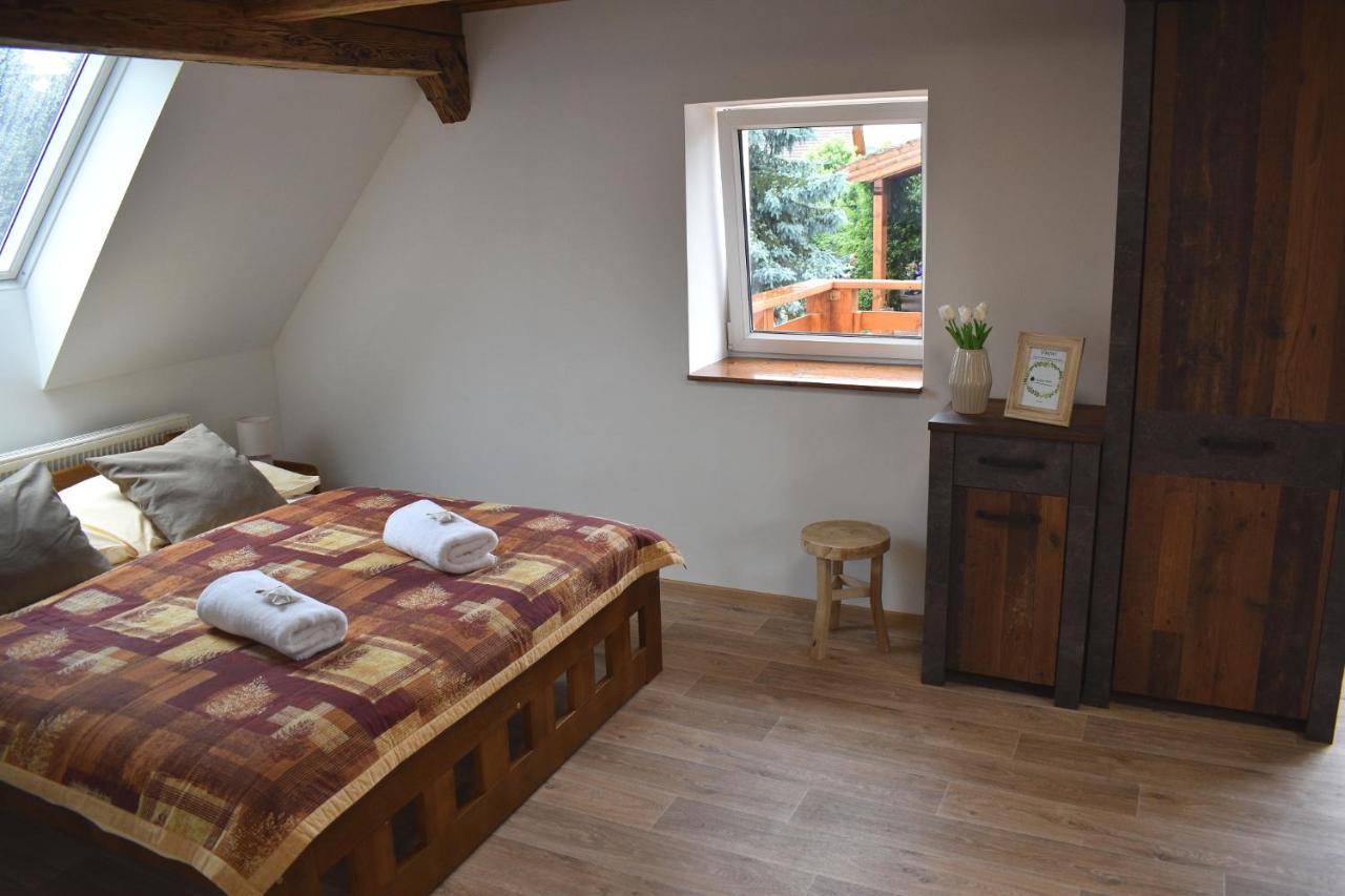Apartman Ruzak Ruzova Buitenkant foto