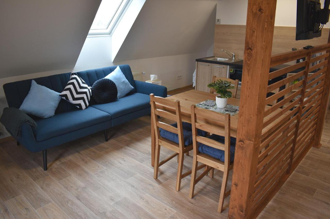 Apartman Ruzak Ruzova Buitenkant foto