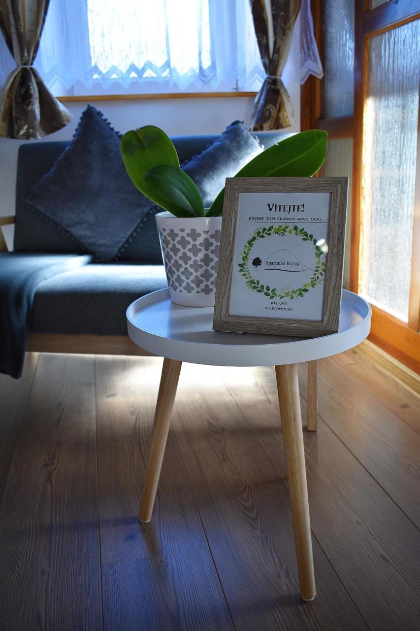 Apartman Ruzak Ruzova Buitenkant foto